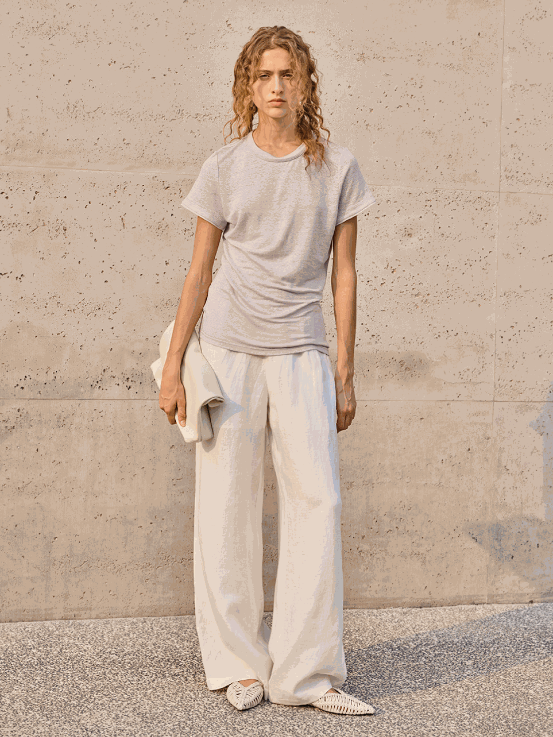 Lightweight 100% linen rolled cuff tee with contrast sleeve lining and relaxed scoop neckline