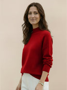 Lightweight 100% Italian cashmere sweater with mock-neck and regular fit for elegant comfort