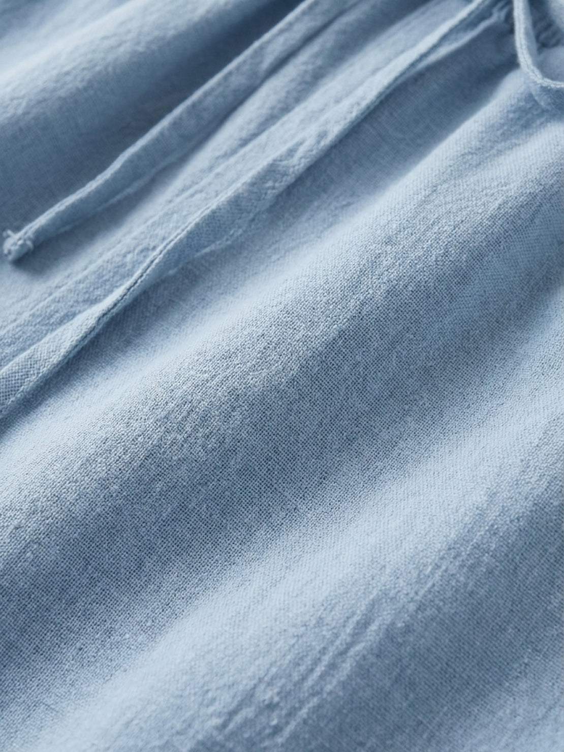 100% linen wide-leg old-money style pants with high-rise elastic waist and side pockets