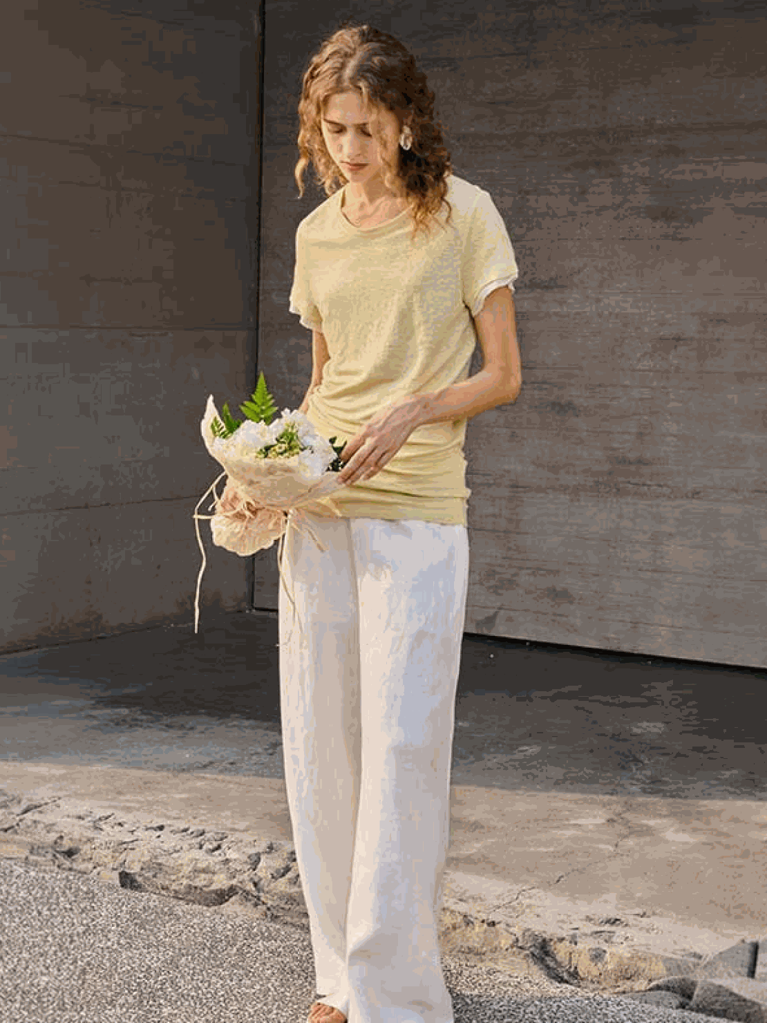 White 100% linen rolled cuff tee with contrast inner lining and scoop neckline